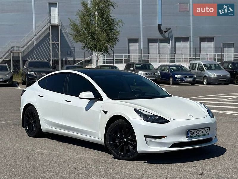 Tesla Model 3 2021