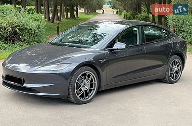 Седан Tesla Model 3 2025 в Львові
