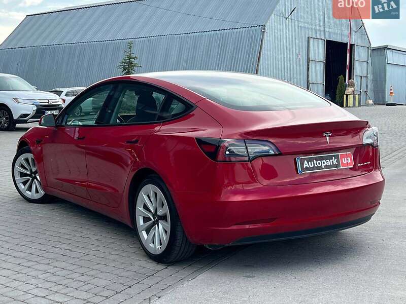 Седан Tesla Model 3 2021 в Львові