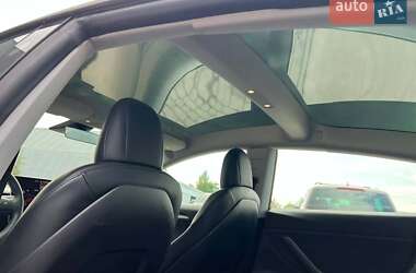 Седан Tesla Model 3 2021 в Львові