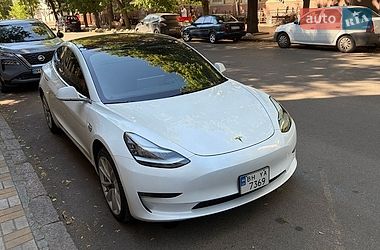 Седан Tesla Model 3 2018 в Одесі