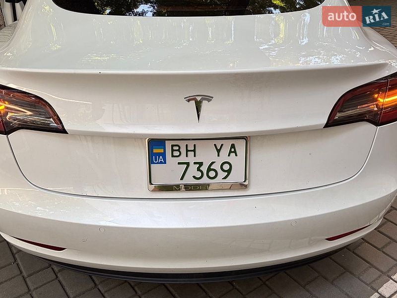 Седан Tesla Model 3 2018 в Одесі