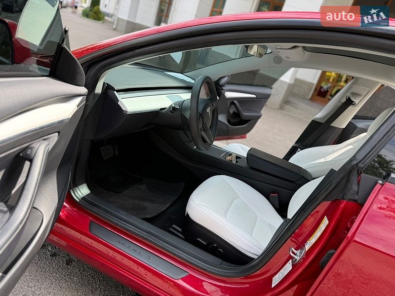 Седан Tesla Model 3 2022 в Білій Церкві