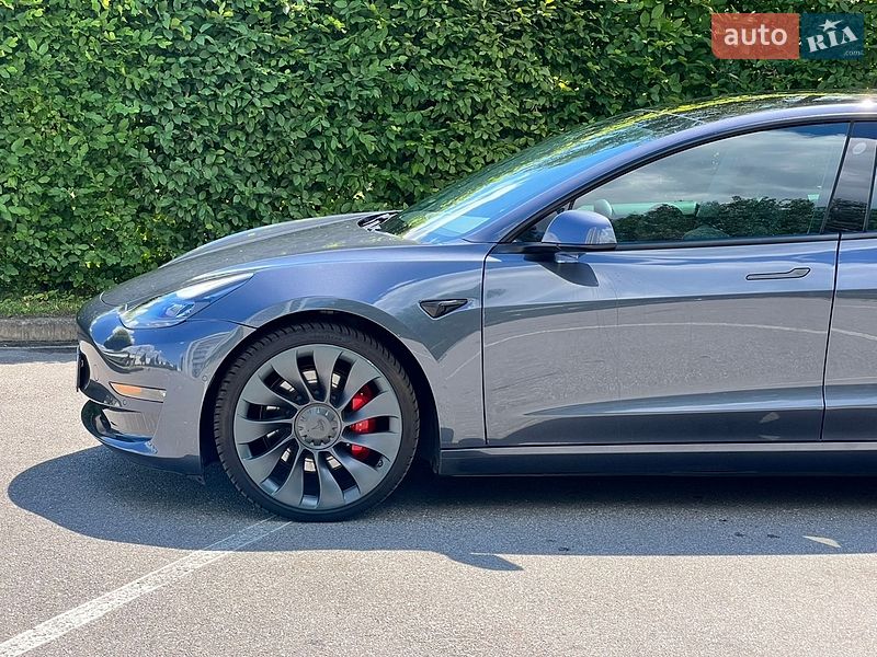 Седан Tesla Model 3 2021 в Києві
