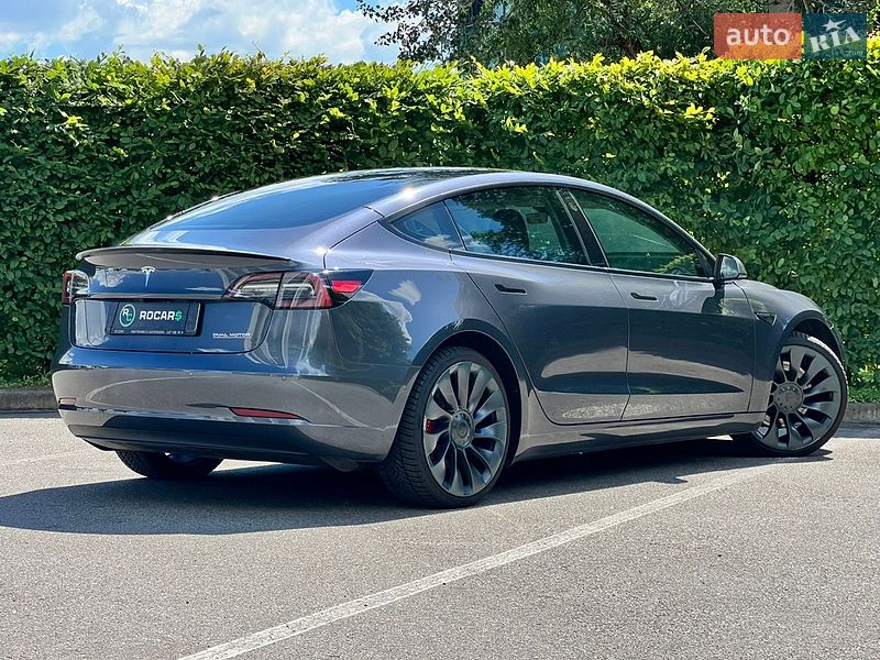 Седан Tesla Model 3 2021 в Києві