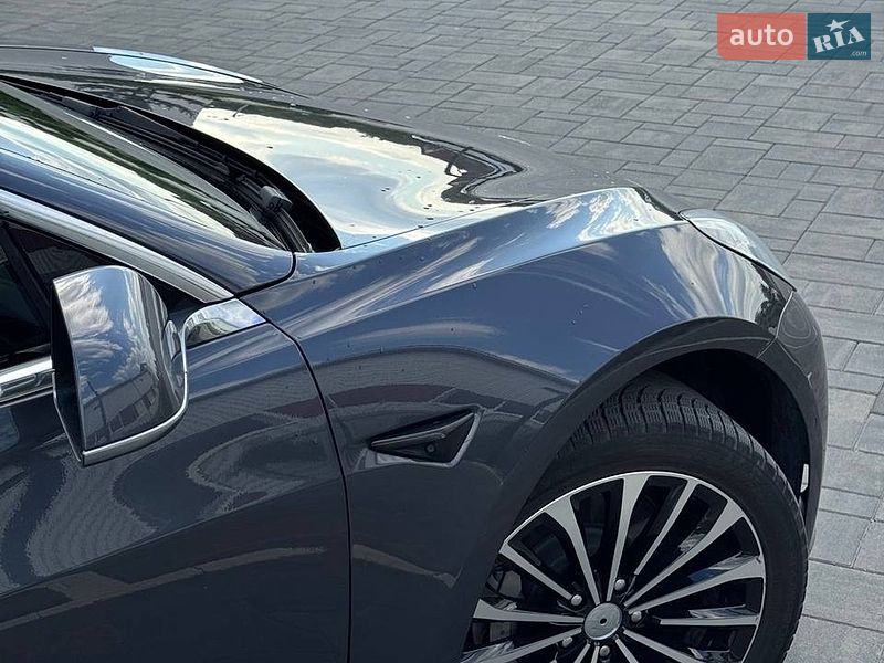 Седан Tesla Model 3 2018 в Луцке