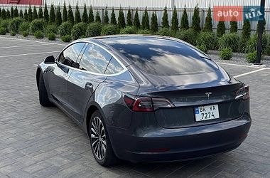 Седан Tesla Model 3 2018 в Луцке