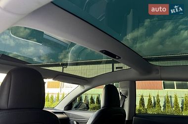 Седан Tesla Model 3 2018 в Луцке