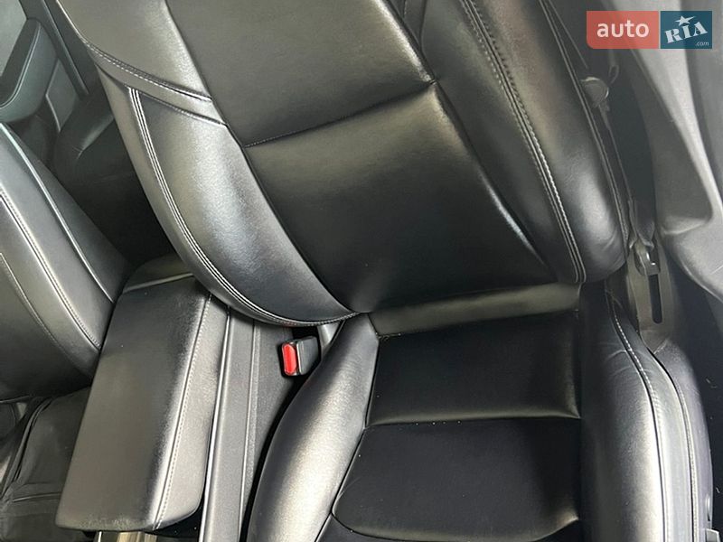 Седан Tesla Model 3 2019 в Львове