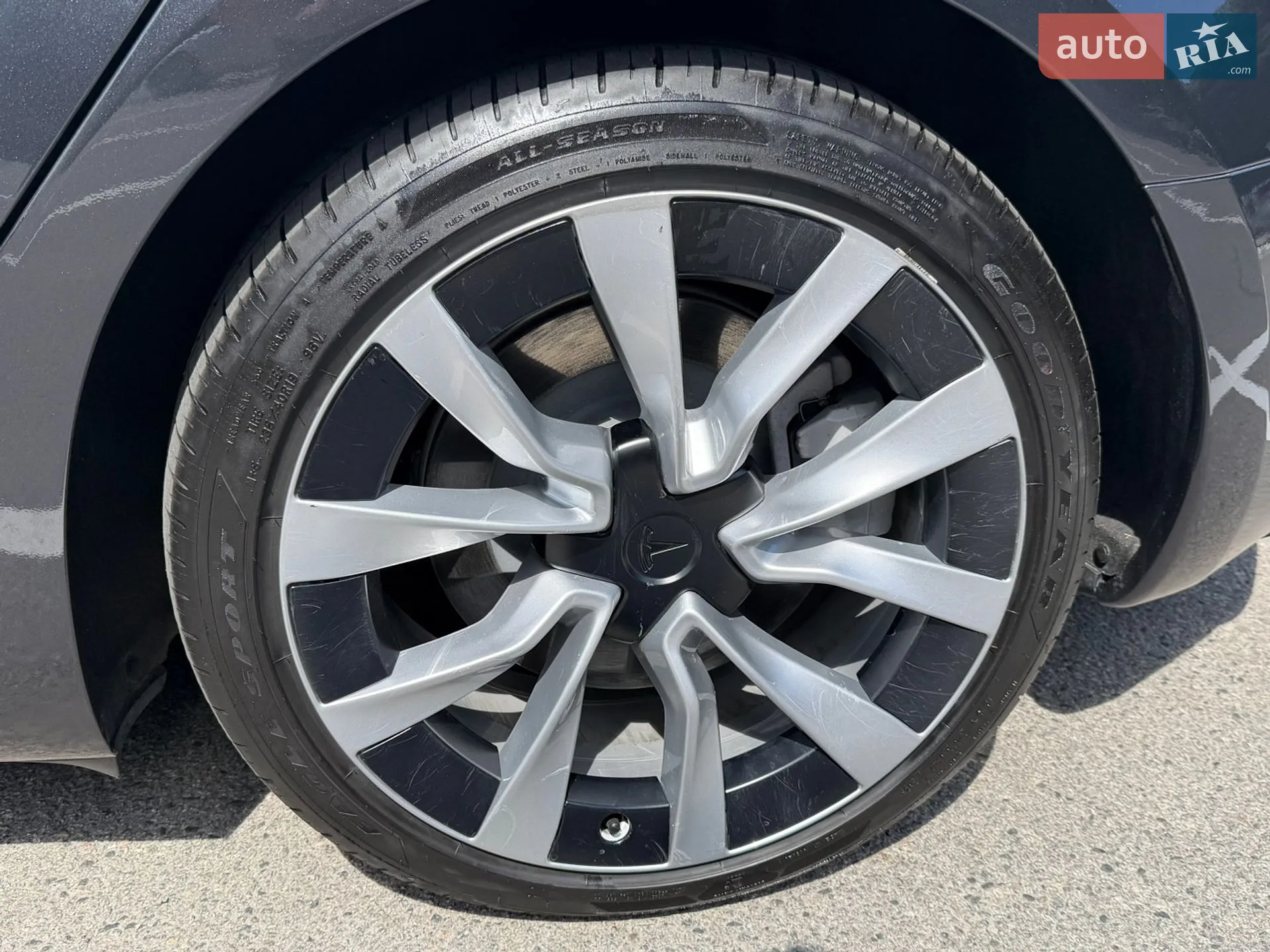 2025 Tesla Model 3 - мініатюра 9