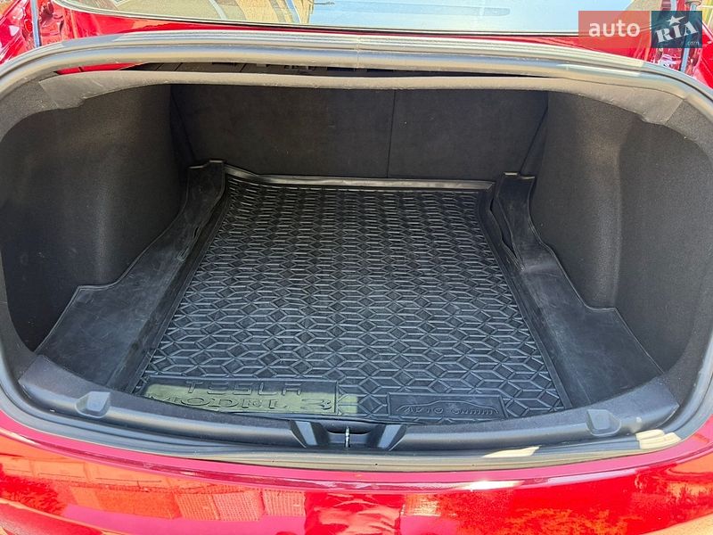 Седан Tesla Model 3 2018 в Одессе