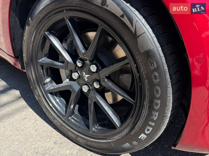 Седан Tesla Model 3 2018 в Одессе