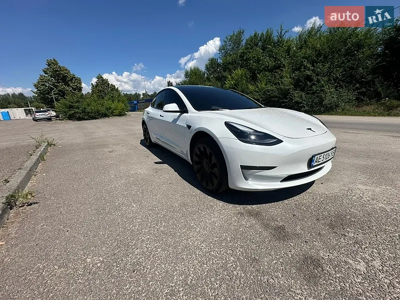 Tesla Model 3 2022