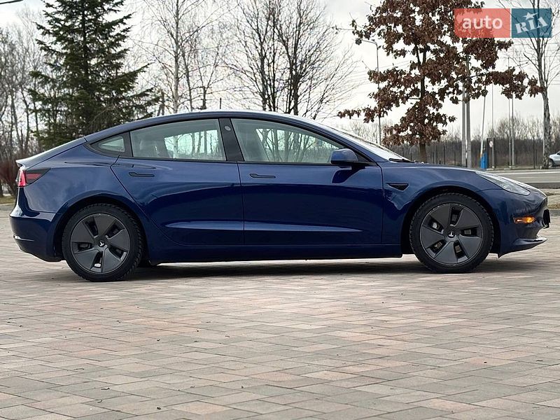 Седан Tesla Model 3 2022 в Ивано-Франковске