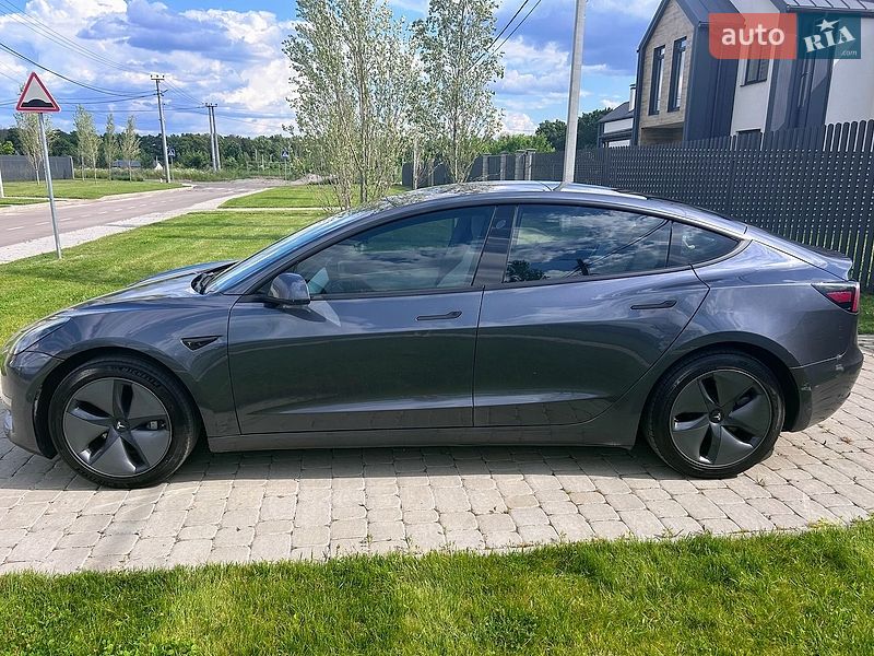 Седан Tesla Model 3 2018 в Києві