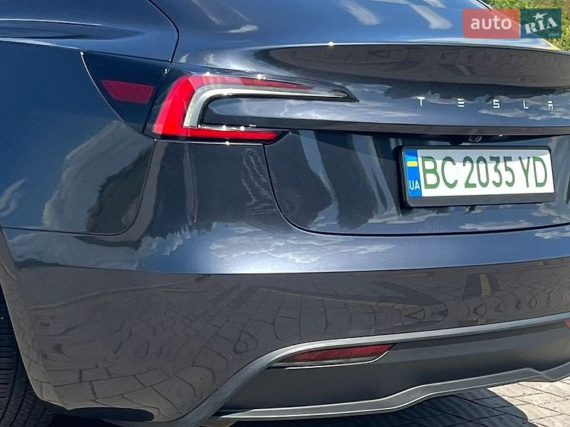Седан Tesla Model 3 2024 в Стрые