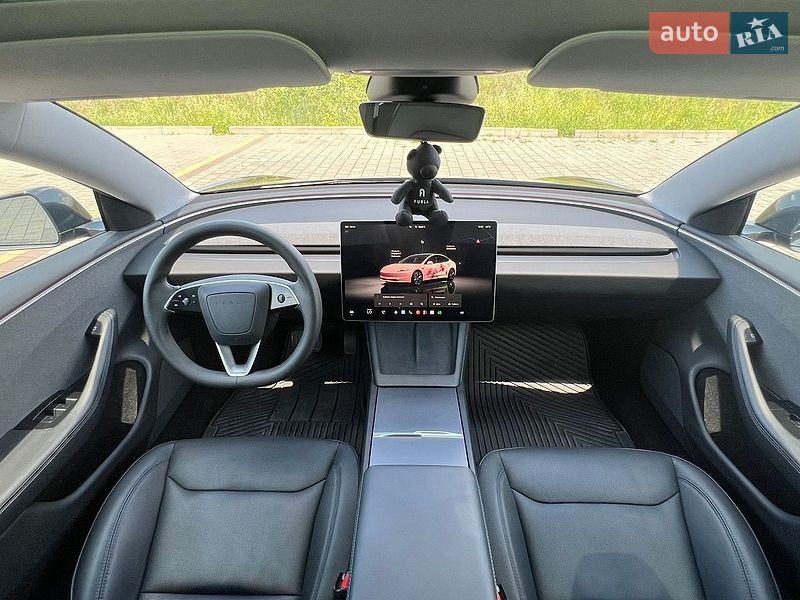 Седан Tesla Model 3 2024 в Стрые