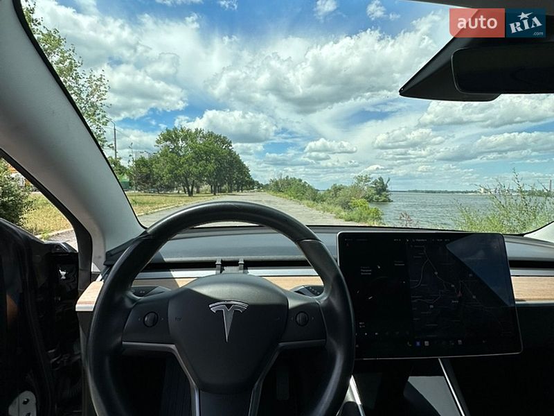 Седан Tesla Model 3 2019 в Днепре