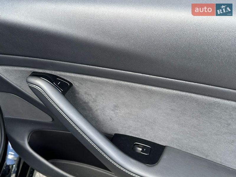 Седан Tesla Model 3 2019 в Днепре