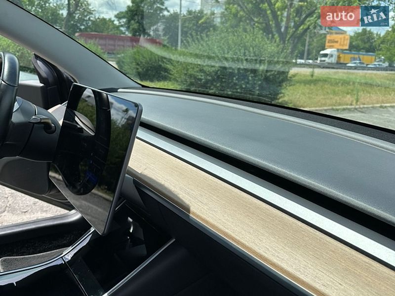 Седан Tesla Model 3 2019 в Днепре