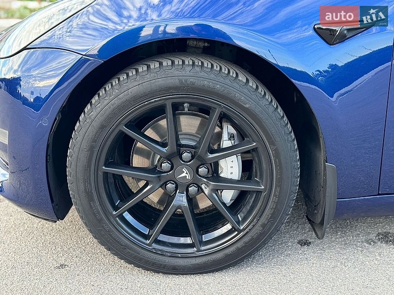 Седан Tesla Model 3 2022 в Кропивницком