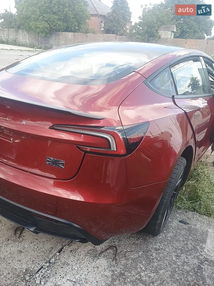 2025 Tesla Model Y - мініатюра 9
