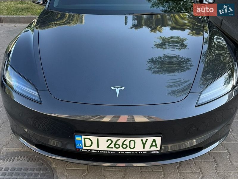 Tesla Model 3 2024