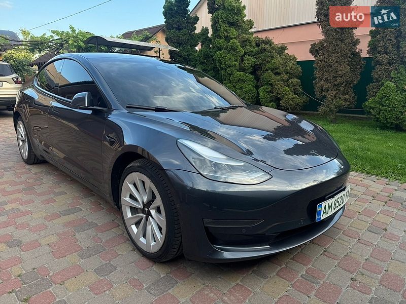 Tesla Model 3 2022