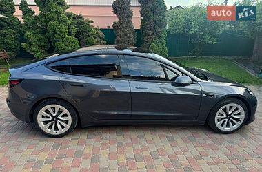 Седан Tesla Model 3 2022 в Киеве