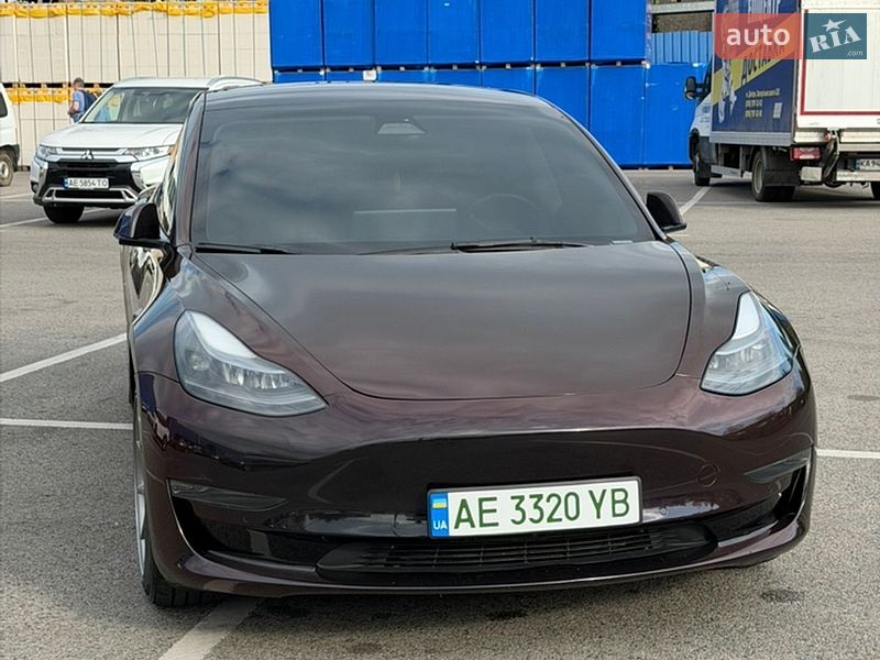 Седан Tesla Model 3 2022 в Дніпрі