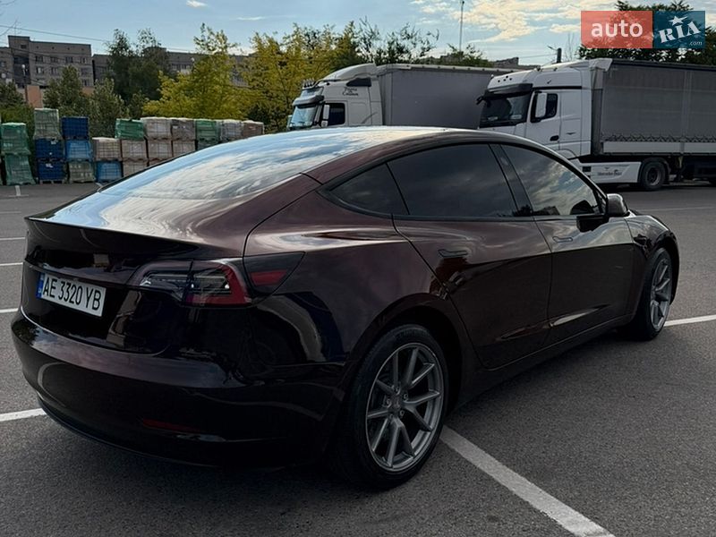 Седан Tesla Model 3 2022 в Днепре