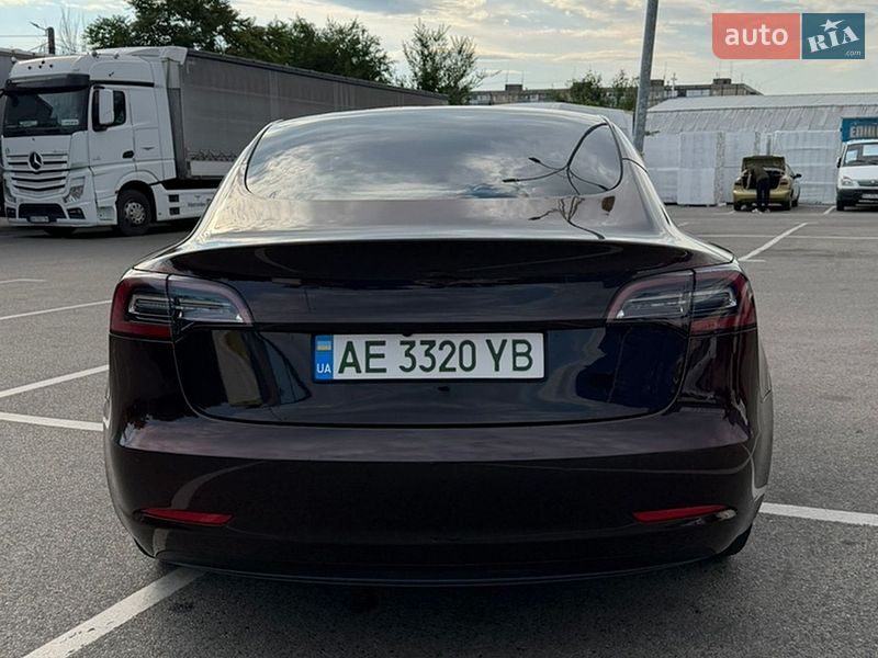 Седан Tesla Model 3 2022 в Дніпрі