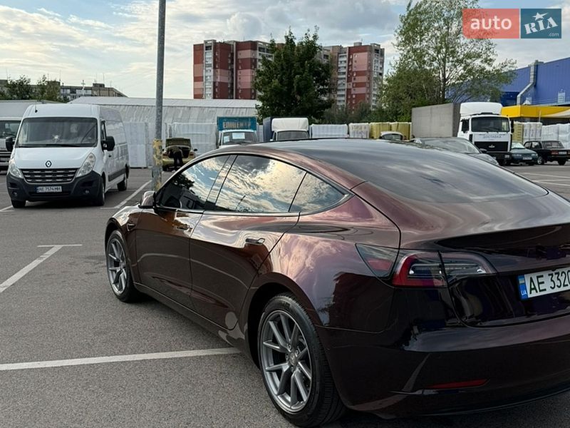 Седан Tesla Model 3 2022 в Днепре