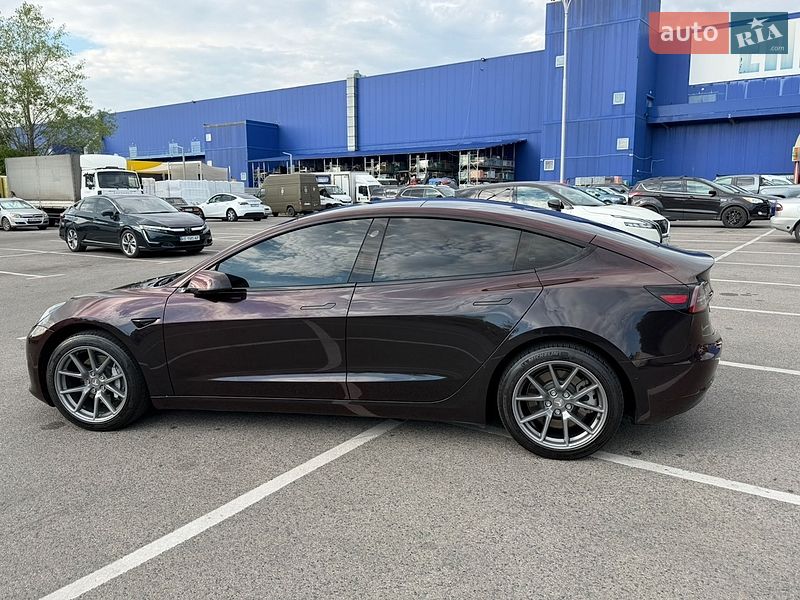 Седан Tesla Model 3 2022 в Днепре