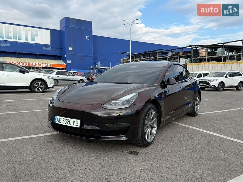 Седан Tesla Model 3 2022 в Днепре
