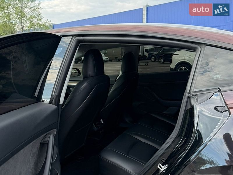 Седан Tesla Model 3 2022 в Днепре
