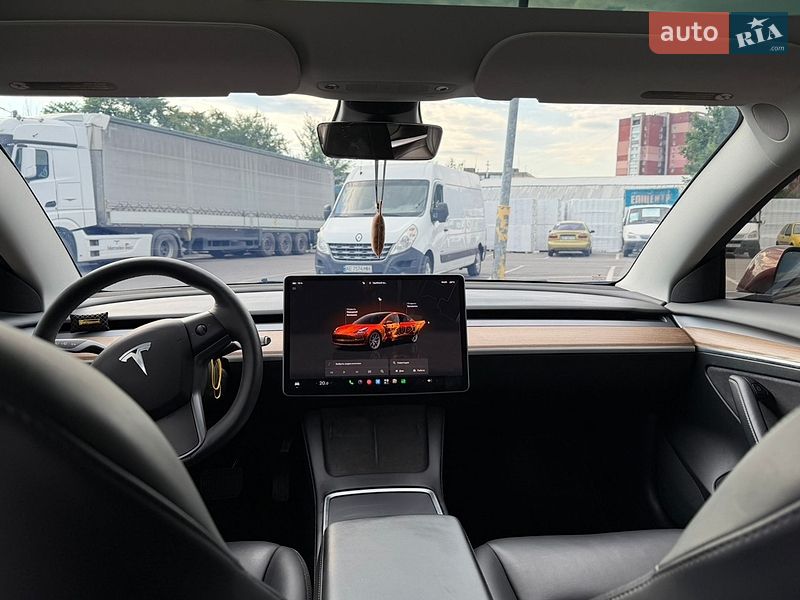 Седан Tesla Model 3 2022 в Днепре
