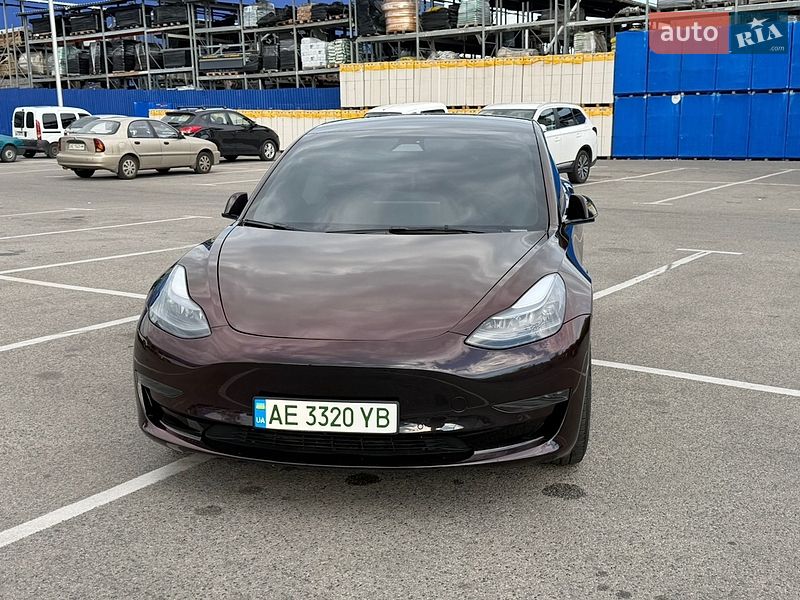 Седан Tesla Model 3 2022 в Днепре