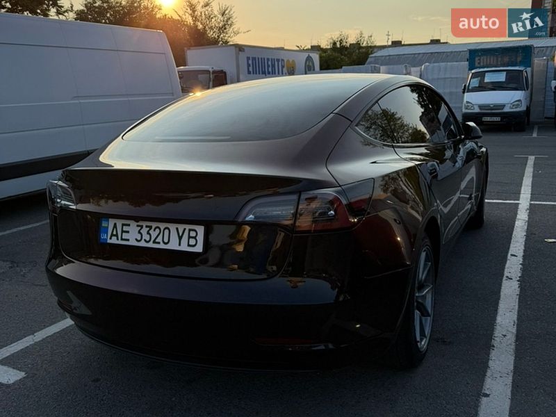 Седан Tesla Model 3 2022 в Днепре