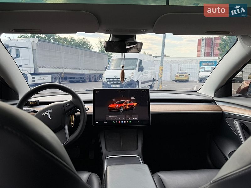 Седан Tesla Model 3 2022 в Днепре