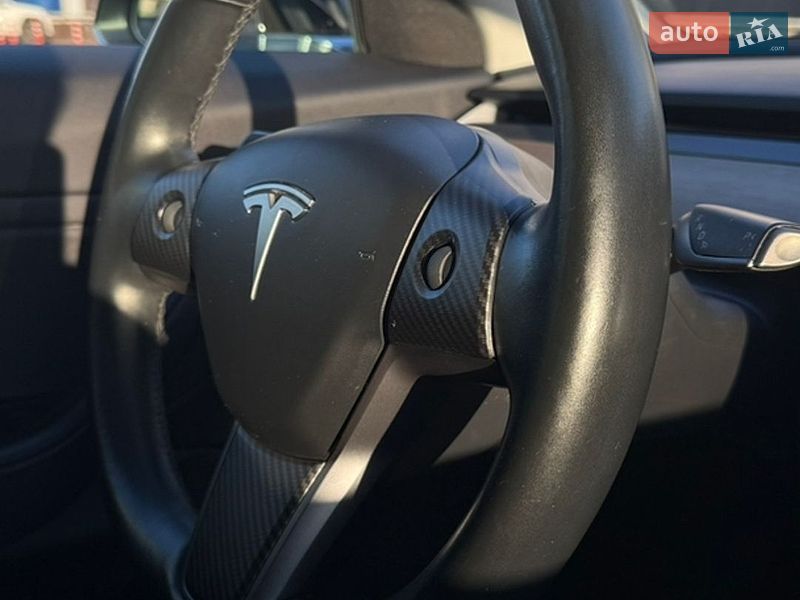 Седан Tesla Model 3 2018 в Одесі