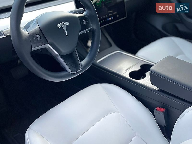 Седан Tesla Model 3 2022 в Києві