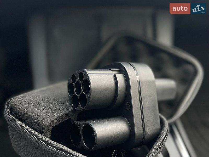 Седан Tesla Model 3 2022 в Києві