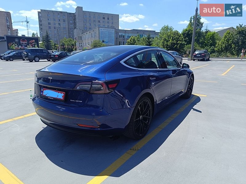 Седан Tesla Model 3 2019 в Тернополі