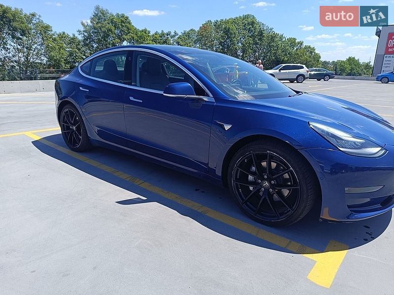 Седан Tesla Model 3 2019 в Тернополі