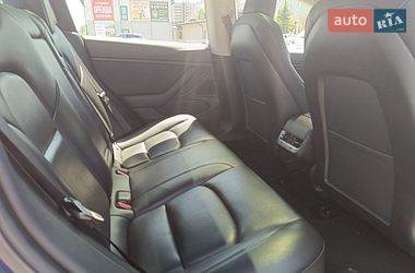 Седан Tesla Model 3 2019 в Тернополі