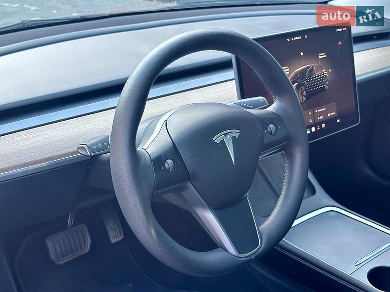 Седан Tesla Model 3 2022 в Житомире