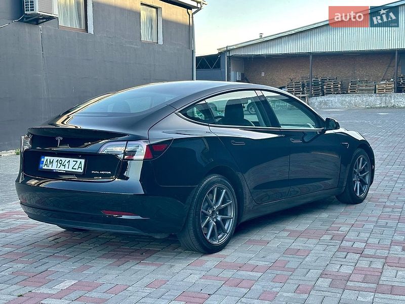 Седан Tesla Model 3 2022 в Житомире