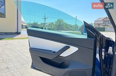 Седан Tesla Model 3 2018 в Львове