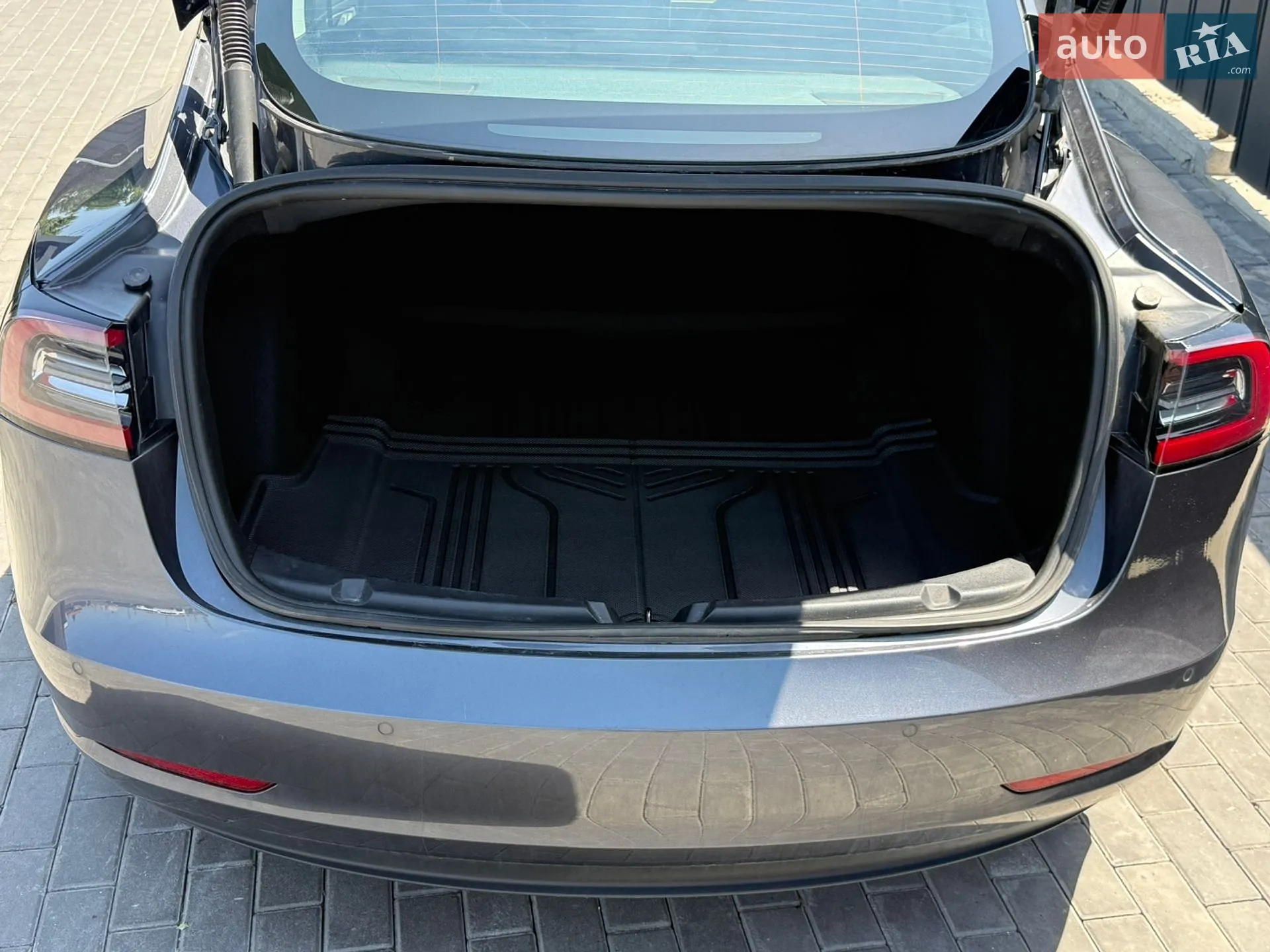 2020 Tesla Model 3 - мініатюра 8
